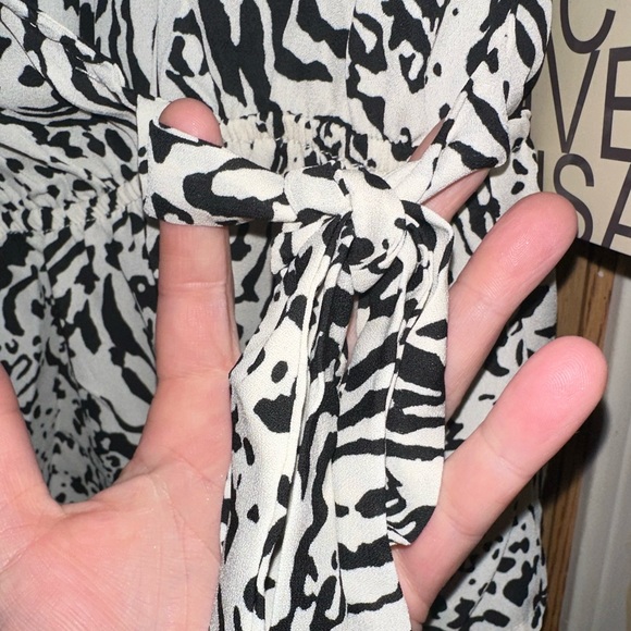 Nwt active usa zebra print top - Picture 4 of 7